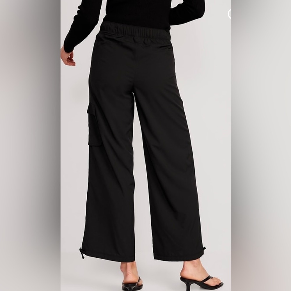Old Navy wide leg black cargo pants